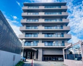 川西市平野、マンションの外観画像です
