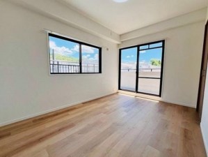川西市平野、マンションの居間画像です