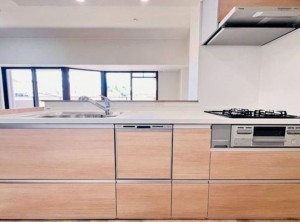 川西市平野、マンションのキッチン画像です