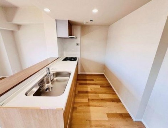 川西市平野、マンションのキッチン画像です