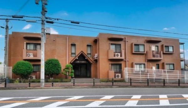 川西市花屋敷、マンションの外観画像です