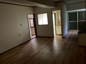 川西市新田、マンションの居間画像です