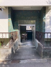 川西市新田、マンションの外観画像です