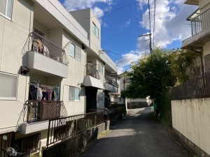 川西市新田、マンションの外観画像です
