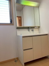 川西市南野坂、中古一戸建ての洗面画像です