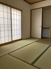 川西市南野坂、中古一戸建ての寝室画像です