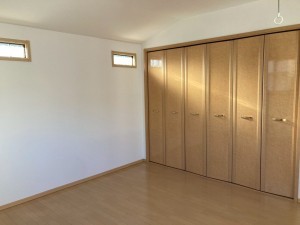 川西市南野坂、中古一戸建ての寝室画像です