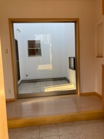 川西市南野坂、中古一戸建ての画像です