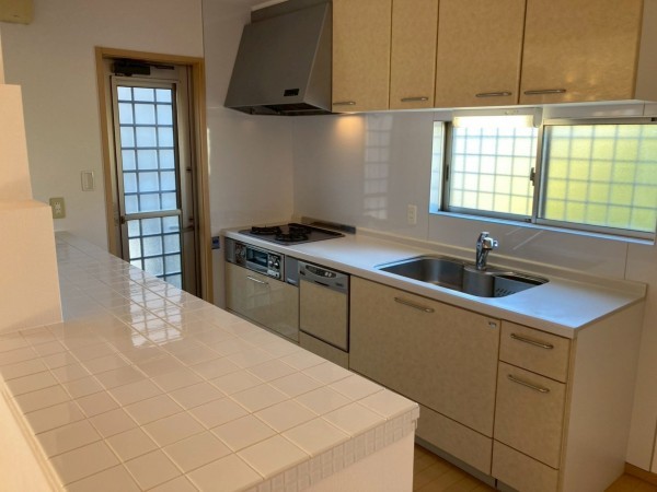 川西市南野坂、中古一戸建てのキッチン画像です