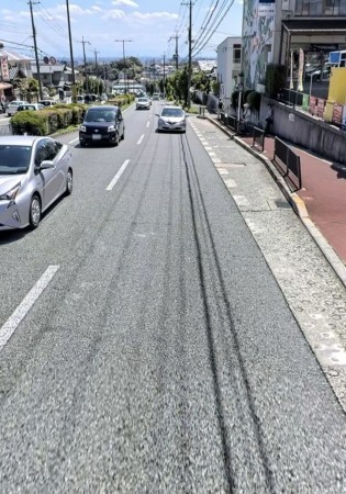 川西市萩原台、収益物件/住宅付店舗の画像です