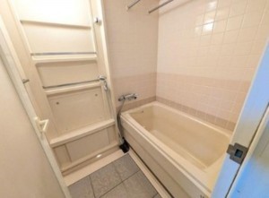 川西市新田、マンションの風呂画像です