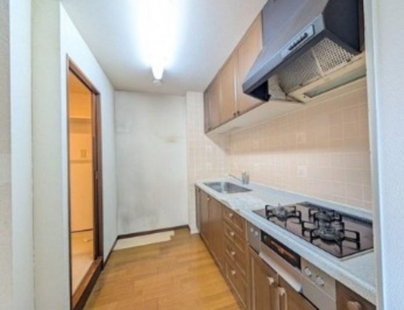 川西市新田、マンションのキッチン画像です