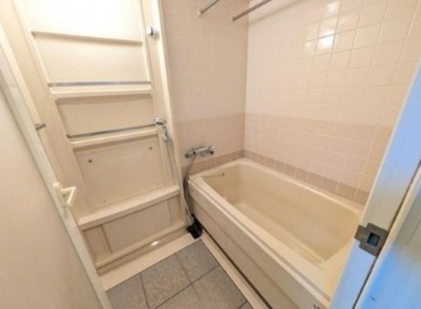 川西市新田、マンションの風呂画像です