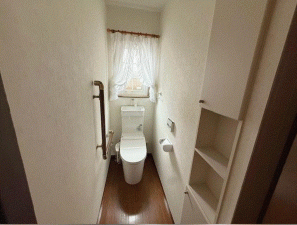 川西市一庫、中古一戸建てのトイレ画像です