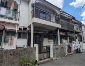 川西市絹延町、中古一戸建ての外観画像です