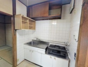 川西市絹延町、中古一戸建てのキッチン画像です