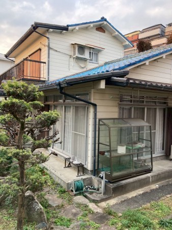 川西市平野、中古一戸建ての外観画像です