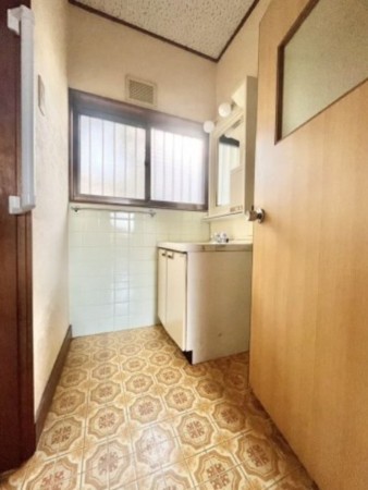 川西市下財町、中古一戸建ての画像です