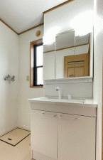 川西市丸山台、中古一戸建ての洗面画像です