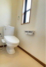 川西市丸山台、中古一戸建てのトイレ画像です