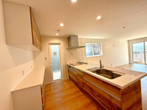 川西市松が丘町、新築一戸建てのキッチン画像です