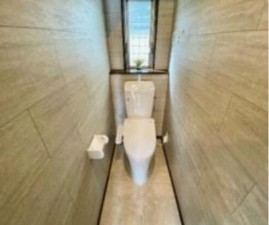 川西市長尾町、中古一戸建てのトイレ画像です