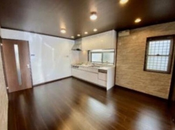 川西市長尾町、中古一戸建てのキッチン画像です