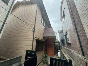 川西市南花屋敷、中古一戸建ての外観画像です