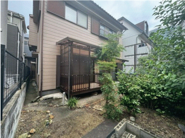 川西市南花屋敷、中古一戸建ての外観画像です