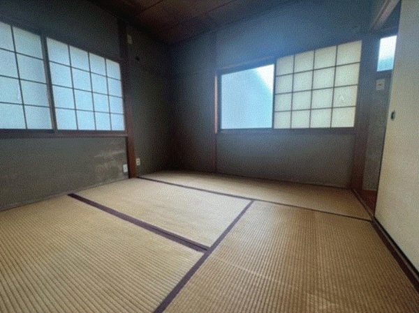 川西市南花屋敷、中古一戸建ての寝室画像です