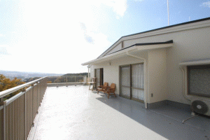 川西市丸山台、マンションのバルコニー画像です