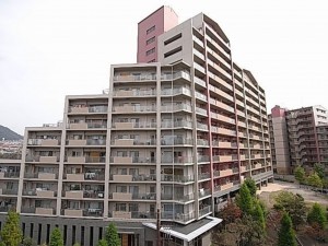 川西市丸山台、マンションの画像です