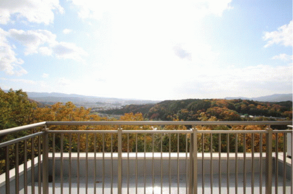 川西市丸山台、マンションのバルコニー画像です