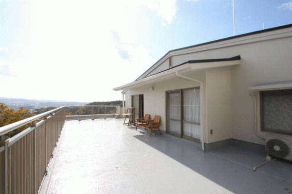 川西市丸山台、マンションのバルコニー画像です