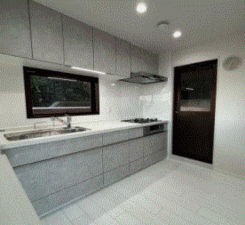 川西市加茂、マンションのキッチン画像です