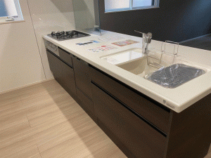 川西市西多田、新築一戸建てのキッチン画像です