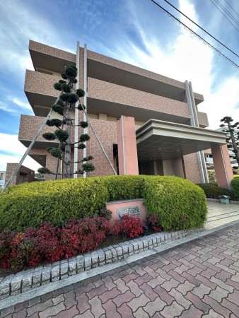 川西市久代、マンションの画像です