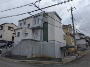 川西市南野坂、中古一戸建ての画像です