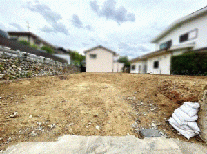 川西市松が丘町、土地の画像です