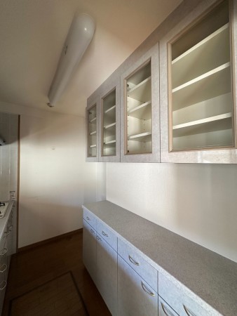 川西市花屋敷、マンションのキッチン画像です