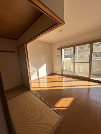 川西市花屋敷、マンションの居間画像です