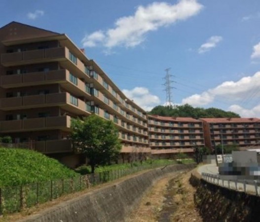 川西市けやき坂、マンションの画像です
