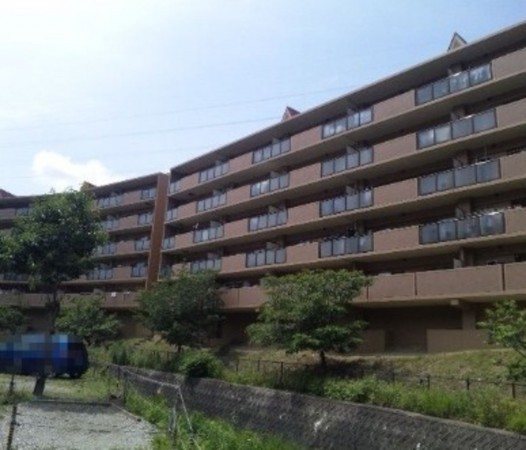 川西市けやき坂、マンションの画像です