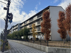 川西市栄町、マンションの画像です