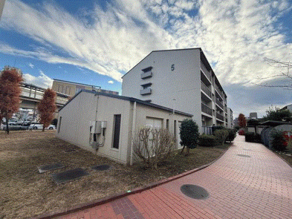 川西市栄町、マンションの画像です