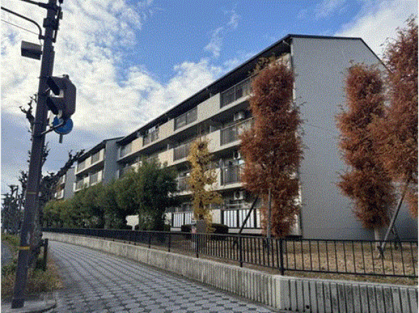 川西市栄町、マンションの画像です