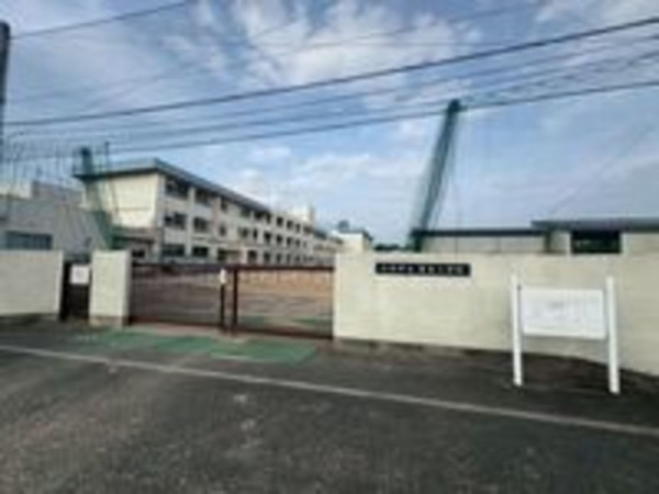 川西市見野、中古一戸建ての画像です