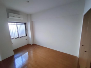 川西市寺畑、マンションの画像です