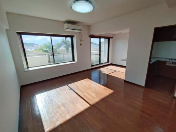 川西市寺畑、マンションの画像です