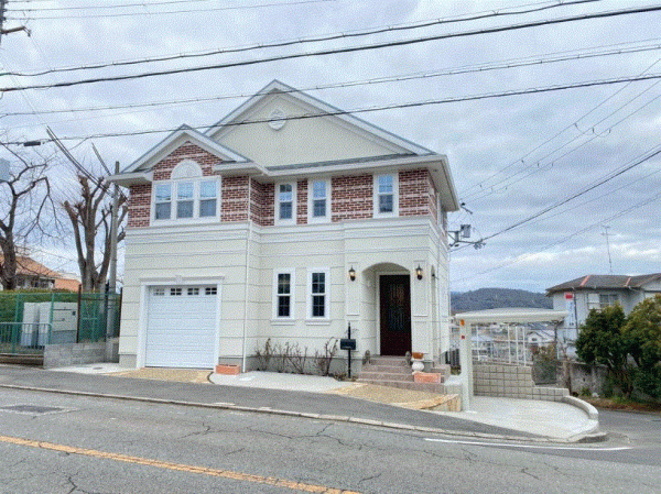川西市湯山台、中古一戸建ての画像です